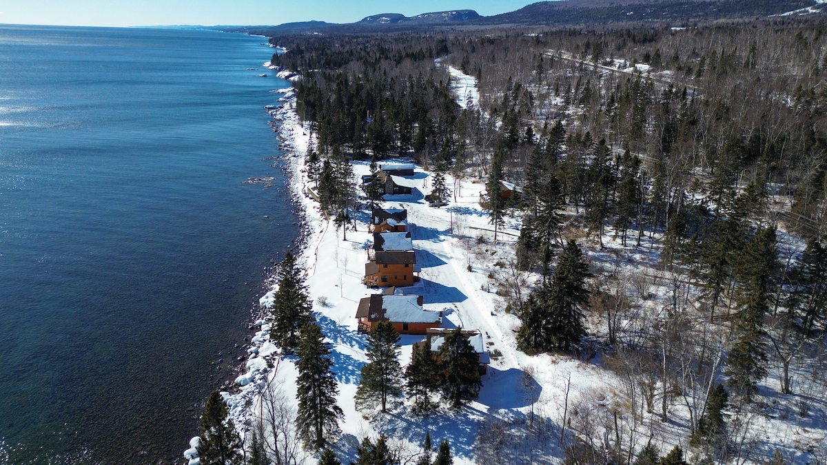 848011312-ours-resort-winter-2026-005-1 (1)